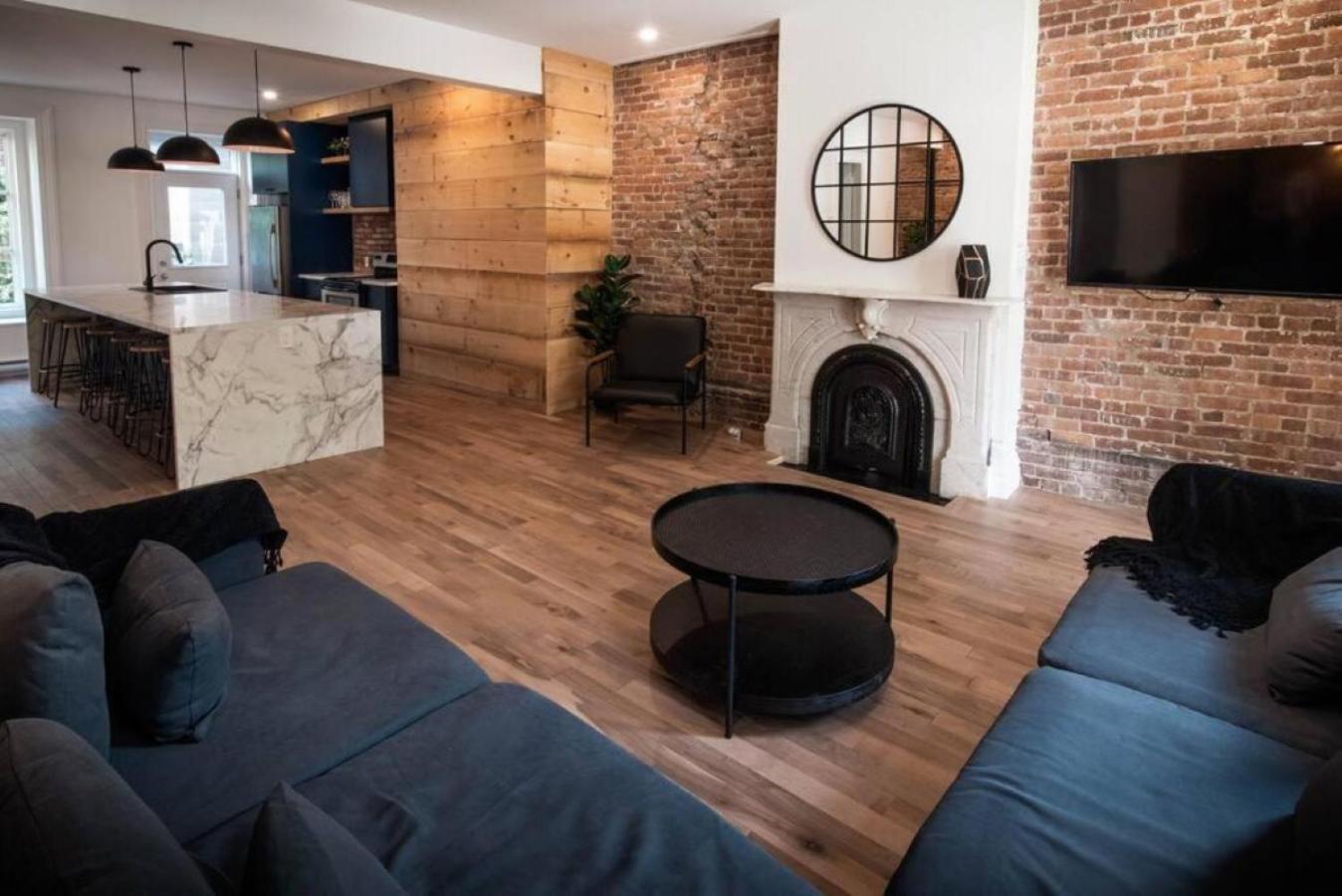 The Old New // Spacious 2000 Sqft - Downtown Apartment