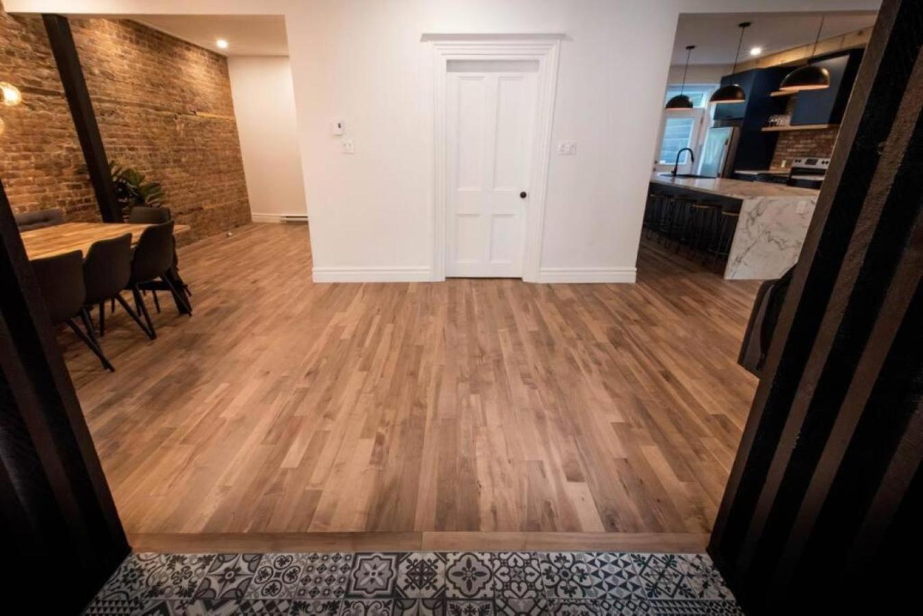 The Old New // Spacious 2000 Sqft - Downtown Apartment *